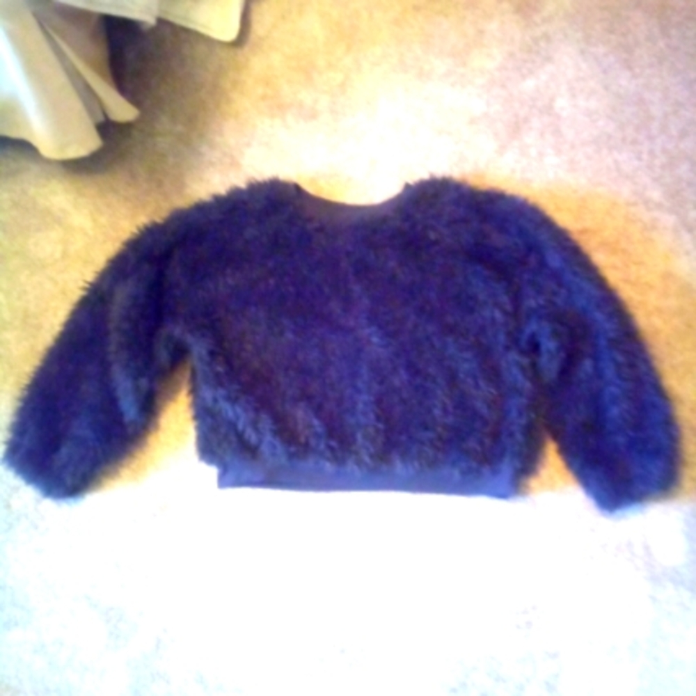Faux Fur Cropped Black Lightweight Cute Pullover Sweatshirt, Size XL
